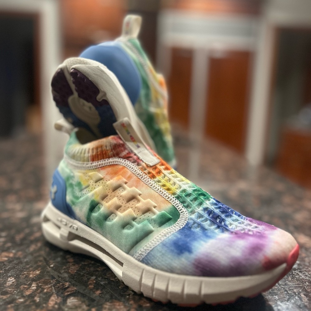 Under Armour HOVR Phantom 1 Slip
Pride (2020)